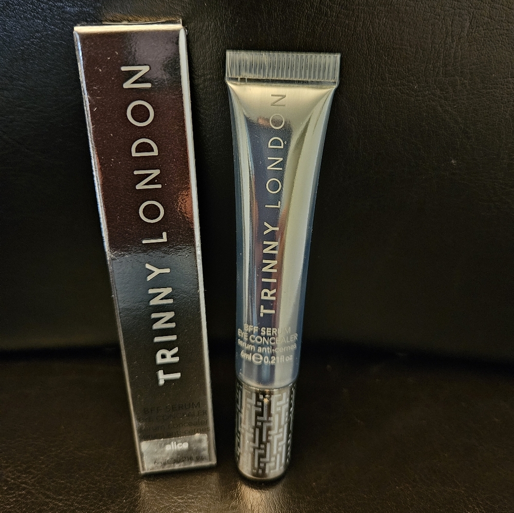 Trinny London BFF Serum eye concealer in Alice swiped 1x